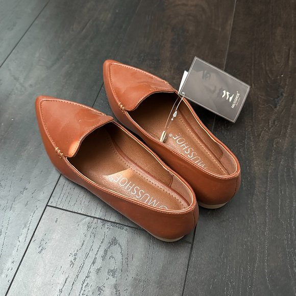 Camel Loafers, Size 6, NEVER WORN, Tags On - Picture 2 of 4